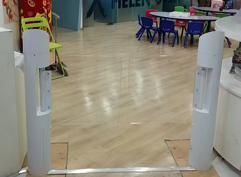 青少年成长中心圆柱摆闸案例